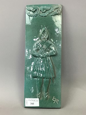 Lot 341 - AN ISLAY STUDIO POTTERY WALL PLAQUE