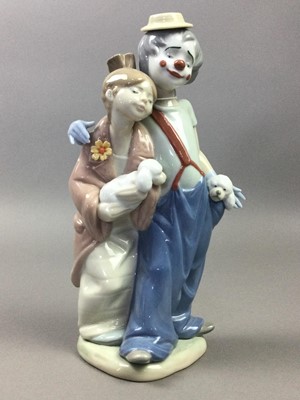 Lot 359 - A LLADRO FIGURE OF A CLOWN AND GIRL