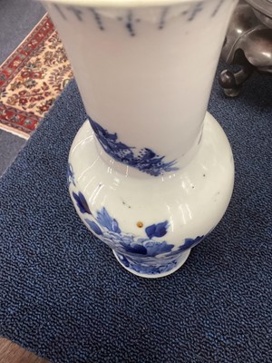 Lot 1115 - A CHINESE BLUE AND WHITE BALUSTER SHAPED VASE