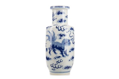 Lot 1105 - A CHINESE BLUE AND WHITE VASE