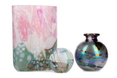 Lot 375 - AN ISLE OF WIGHT STUDIO ART GLASS VASE, A PAPERWEIGHT AND ANOTHER VASE