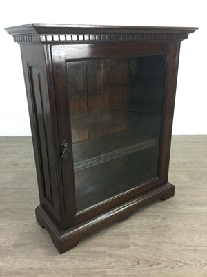Lot 419 - A MAHOGANY BOOKCASE