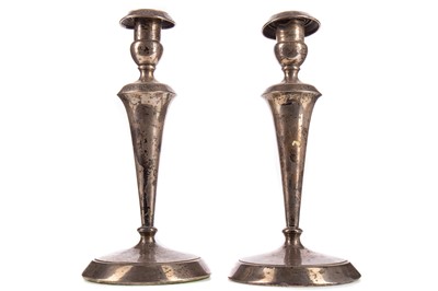 Lot 164 - A PAIR OF EDWARDIAN SILVER CANDLESTICKS