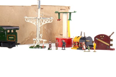 Lot 914 - HORNBY-DUBLO MODEL RAILWAY