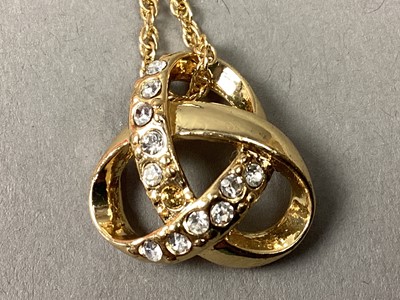 Lot 390 - A COLLECTION OF COSTUME JEWELLERY