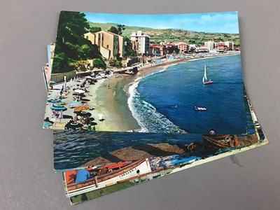 Lot 438 - A GROUP OF POSTCARD ALBUMS AND LOOSE POSTCARDS