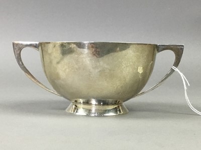 Lot 486 - A SILVER DOUBLE HANDLED SUGAR BOWL