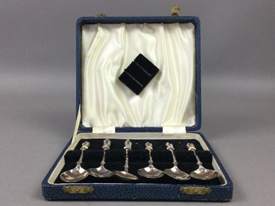 Lot 565 - A SET OF FIVE VICTORIAN SILVER APOSTLE TEASPOONS
