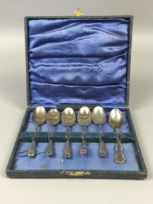 Lot 582 - A LOT OF SMALL SILVER ITEMS