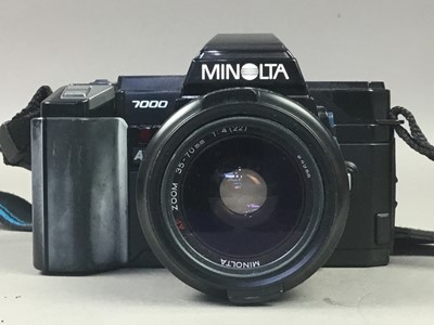 Lot 609 - A MINOLTA 70-210 1:4 ZOOM LENS AND FURTHER CAMERAS AND EQUIPTMENT