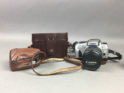 Lot 609 - A MINOLTA 70-210 1:4 ZOOM LENS AND FURTHER CAMERAS AND EQUIPTMENT