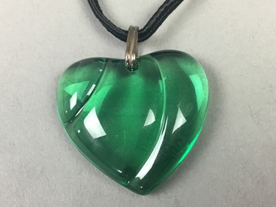 Lot 633 - A BACCARAT GREEN CRYSTAL HEART PENDANT
