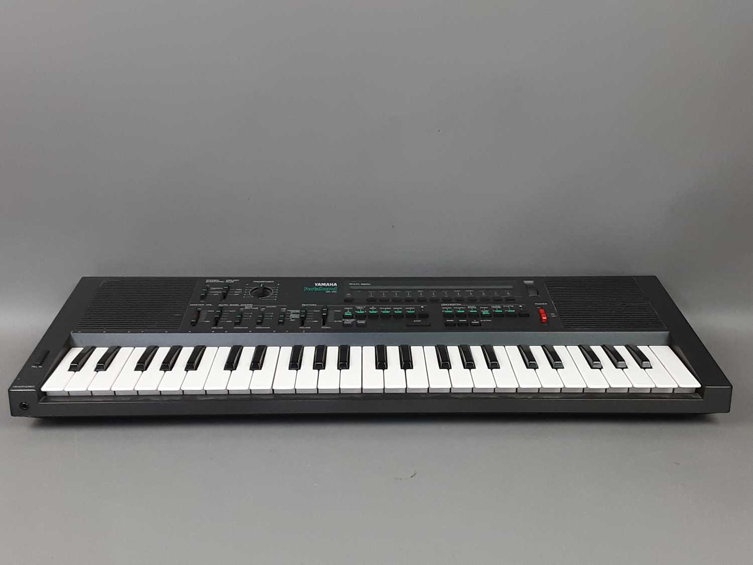 Lot 640 - A YAMAHA PORTASOUND MK-100 KEYBOARD