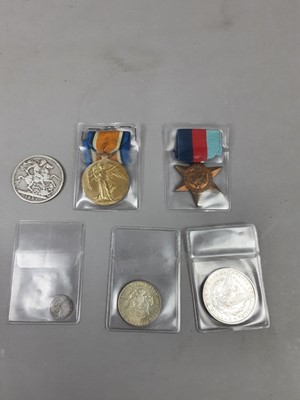 Lot 2 - A LOT OF GREAT BRITAIN AND INTERNATIONAL COINAGE