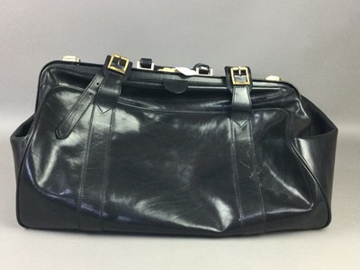 Lot 29 - A BLACK LEATHER HOLDALL BY BALLY OF SWITZERLAND