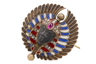 Lot 714 - LATE 19TH CENTURY EGYPTIAN REVIVAL BROOCH