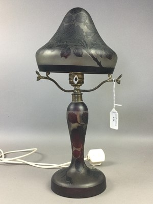 Lot 134 - A FRENCH GLASS TABLE LAMP