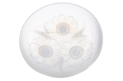 Lot 419 - A FRENCH ART DECO OPALESCENT MOULDED GLASS BOWL BY SABINO