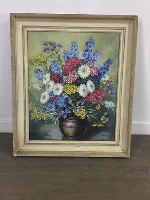 Lot 107 - SUMMER FLOWERS, AN OIL BY LOUISE R KING