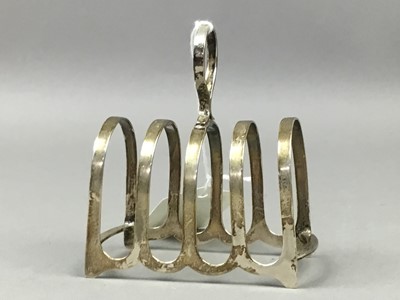 Lot 73 - A SILVER FOUR DIVISION TOAST RACK