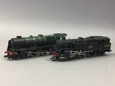 Lot 226 - A COLLECTION OF 00 GAUGE RAILWAY ITEMS