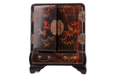 Lot 1169 - A JAPANESE LACQUERED TABLE CHEST