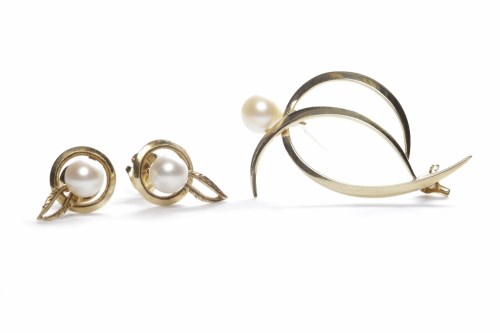 Lot 14 - PEARL BROOCH AND EARRING SET each openwork and...