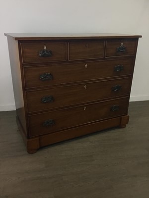 Lot 239 - AN EARLY 19TH CENTURY MAHOGANY CHEST OF DRAWERS