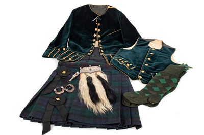 Lot 780 - A CHILD'S HIGHLAND OUTFIT