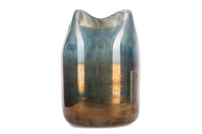 Lot 436 - AN IRIDESCENT ART GLASS VASE