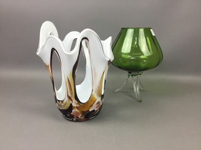 Lot 247 - A LOT OF ART GLASS