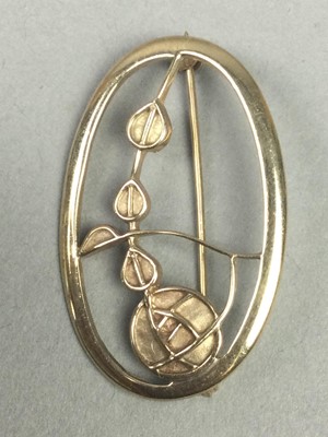 Lot 251 - A NINE CARAT GOLD RENNIE MACKINTOSH BROOCH