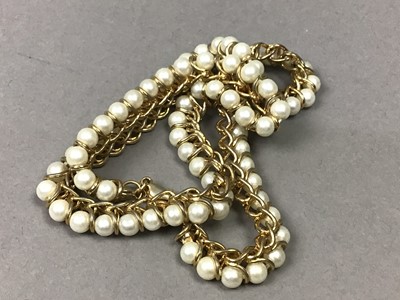 Lot 295 - A LOT OF VARIOUS COSTUME JEWELLERY