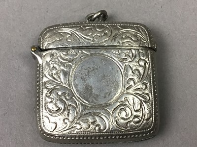 Lot 305 - A LOT OF COSTUME JEWELLERY