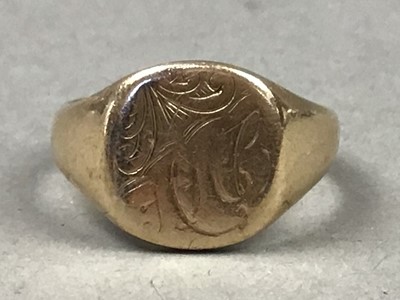 Lot 313 - A GENTLEMAN'S NINE CARAT GOLD SIGNET RING AND A DRESS RING