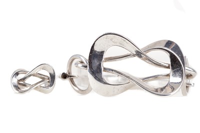 Lot 410 - AN ITALIAN SILVER 'LOVERS KNOT' BRACELET AND RING