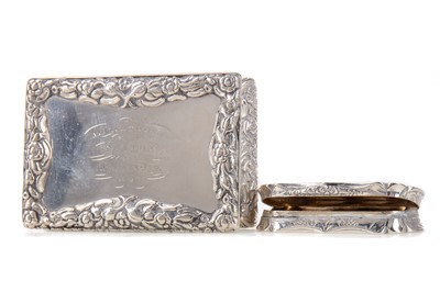 Lot 1 - A WILLIAM IV SILVER SNUFF BOX AND VICTORIAN VINAIGRETTE BY NATHANIEL MILLS