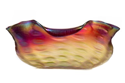 Lot 289 - AN ART NOUVEAU IRIDESCENT GLASS BOWL