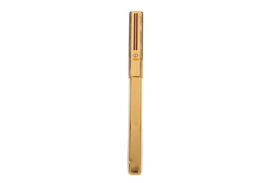 Lot 13 - A DUNHILL GOLD PLATED FOUNTAIN PEN
