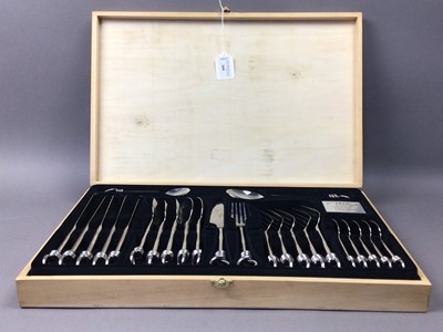 Lot 399 - A SET OF 1810 EIGHTEEN TEN MODERN STAINLESS CUTLERY