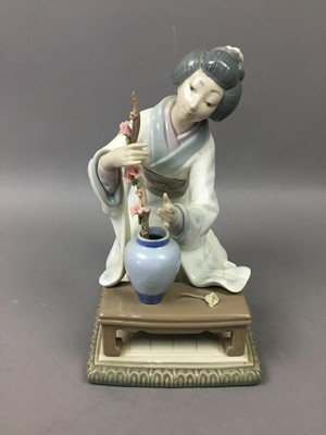 Lot 468 - A LOT OF FOUR LLADRO FIGURES AND A FURTHER NAO FIGURE