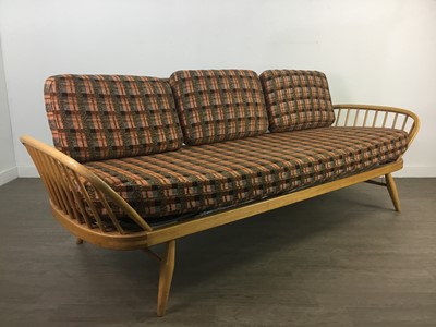 Lot 279 - AN ERCOL MODEL 355 GOLDEN ELM DAY BED