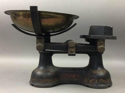 Lot 117 - AN ANDERSON OF GLASGOW CAST IRON SET OF SCALES AND WEIGHTS