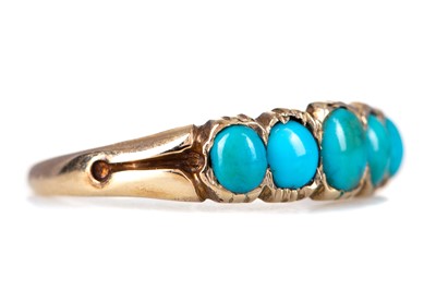 Lot 439 - A TURQUOISE FIVE STONE RING