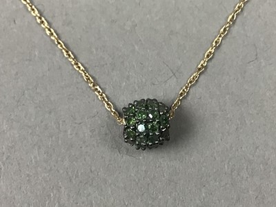 Lot 233 - A DIAMOND PENDANT