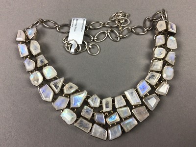 Lot 234 - A SILVER MOONSTONE NECKLET