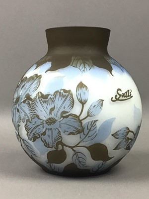 Lot 50 - A TIP 'GALLE' CAMEO GLOBULAR VASE