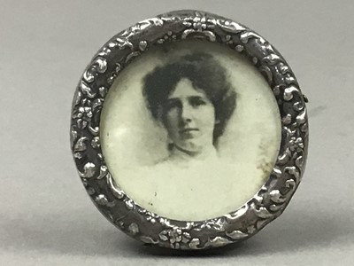 Lot 248 - AN EARLY 20TH CENTURY SILVER FRAME, AND OTHER ITEMS