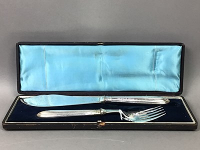 Lot 333 - A SILVER PLATED FISH SERVING SET IN FITTED CASE