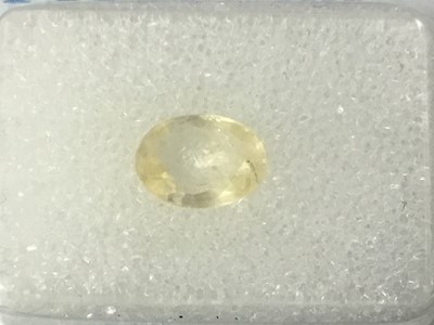 Lot 372 - **A CERTIFICATED UNMOUNTED YELLOW SAPPHIRE